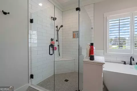 Bath - 2100 Stonegate Way, Monroe, GA 30656 photo 6 of 9