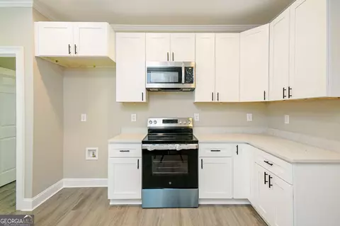 Kitchen - 5342 Monarch Dr, Gainesville, GA 30506 photo 3 of 4