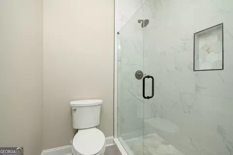 Bath - 5342 Monarch Dr, Gainesville, GA 30506 photo 2 of 3