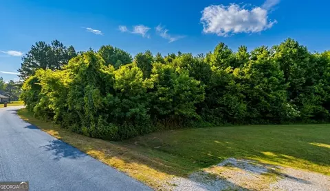 288 Naomi Dr, Rogersville, AL 35652
