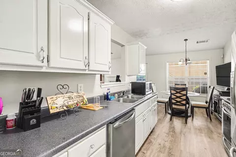 Kitchen - 2305 Sugarleaf Trl, Hampton, GA 30228 photo 1 of 3