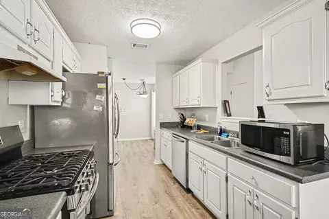 Kitchen - 2305 Sugarleaf Trl, Hampton, GA 30228 photo 2 of 3