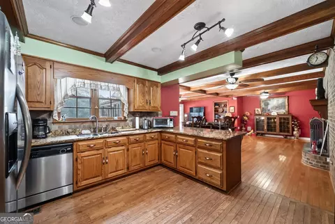 Kitchen - 186 Kingston Rd, Colbert, GA 30628 photo 6 of 6