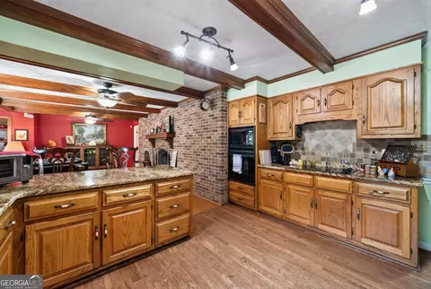 Kitchen - 186 Kingston Rd, Colbert, GA 30628 photo 4 of 6