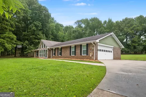 165 Hilo Rd, Fayetteville, GA 30215