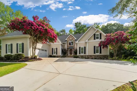 66 Hidden Lakes Dr, Carrollton, GA 30116
