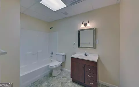 Bath - 4151 Summit Chase, Gainesville, GA 30506 photo 3 of 3