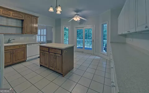 Kitchen - 4151 Summit Chase, Gainesville, GA 30506 photo 2 of 3