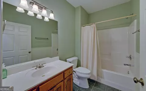 Bath - 4151 Summit Chase, Gainesville, GA 30506 photo 2 of 3