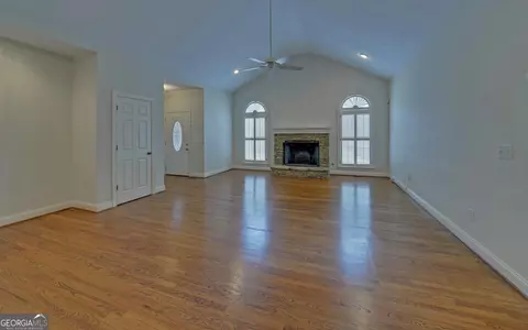Living - 4151 Summit Chase, Gainesville, GA 30506 photo 1 of 3