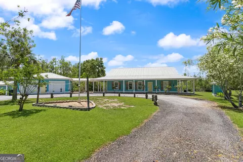 6370 Dover Bluff Rd, Waverly, GA 31565