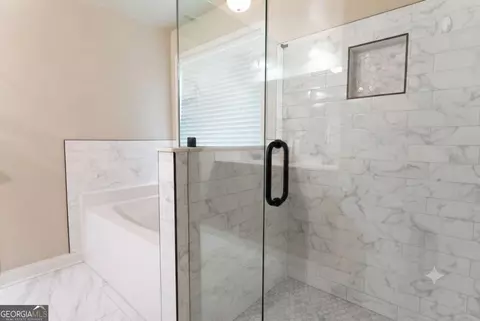 Bath - 2331 Foxy Dr, Bethlehem, GA 30620 photo 1 of 2