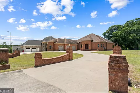 215 Little Hickory Dr, Lizella, GA 31052