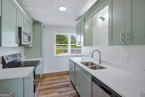 Kitchen - 16 Rosenwald Dr, Hampton, GA 30228 photo 1 of 3