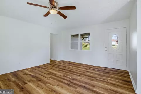 Living - 16 Rosenwald Dr, Hampton, GA 30228 photo 3 of 4