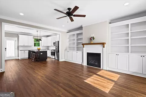 Living - 408 Bell St, Monroe, GA 30655 photo 1 of 3