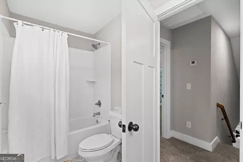 Bath - 408 Bell St, Monroe, GA 30655 photo 3 of 4