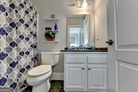 Bath - 4450 Flagship Dr, Gainesville, GA 30506 photo 6 of 12