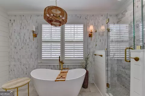 Bath - 4450 Flagship Dr, Gainesville, GA 30506 photo 4 of 12