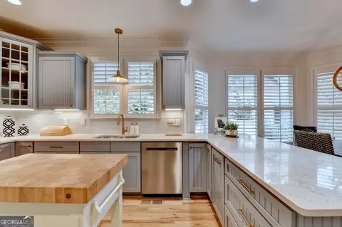 Kitchen - 4450 Flagship Dr, Gainesville, GA 30506 photo 4 of 17