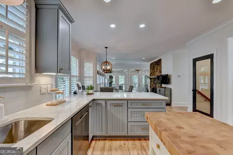 Kitchen - 4450 Flagship Dr, Gainesville, GA 30506 photo 7 of 17