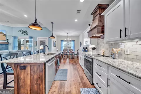 Kitchen - 101 Raspberry Trl, Perry, GA 31069 photo 4 of 7