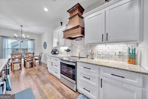 Kitchen - 101 Raspberry Trl, Perry, GA 31069 photo 3 of 7