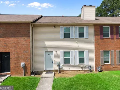 909 Silverwoods Dr, Atlanta, GA 30349