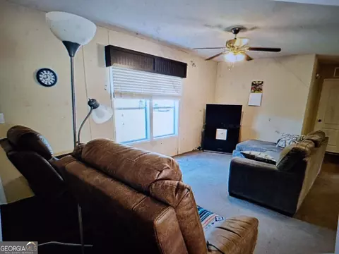 Living - 163 Indigo Rd, Lyons, GA 30436 photo 2 of 2
