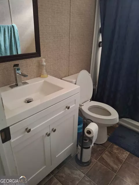 Bath - 163 Indigo Rd, Lyons, GA 30436 photo 1 of 3