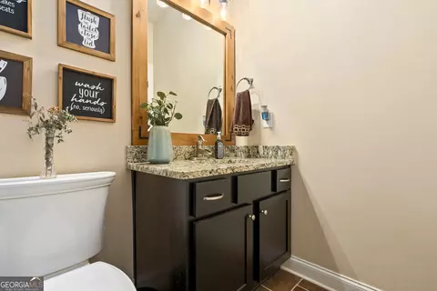 Bath - 760 Carl Davis Rd NW, Monroe, GA 30656 photo 2 of 3