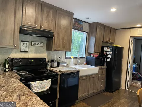 Kitchen - 30 Golden Ln, Collins, GA 30421 photo 1 of 1