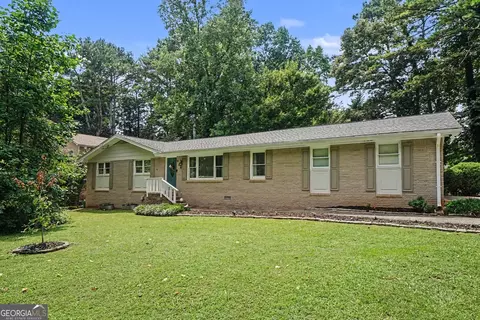 464 Horseshoe Cir SW, Lilburn, GA 30047
