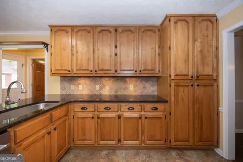 Kitchen - 130 Wild Azaela Trl, Hampton, GA 30228 photo 5 of 9