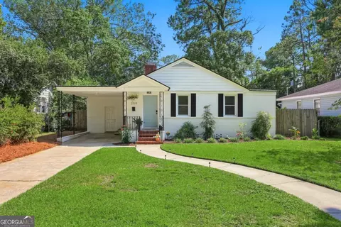209 E 65th St, Savannah, GA 31405