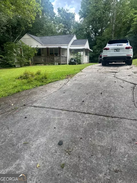 127 White St, Tallapoosa, GA 30176