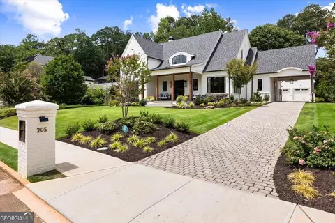 205 Thomas Cir, Roswell, GA 30075