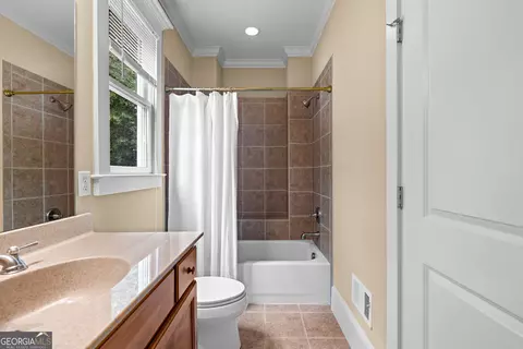 Bath - 120 Crystal Ct, Tyrone, GA 30290 photo 5 of 13