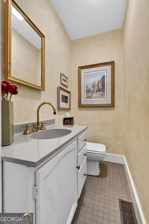 Bath - 1834 Highway 16 W, Jackson, GA 30233 photo 1 of 5