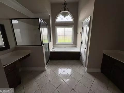 Bath - 114 Caleb Way, Byron, GA 31008 photo 2 of 3