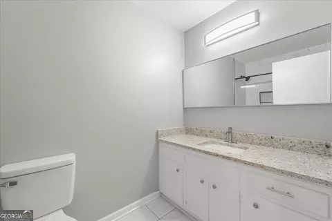Bath - 3117 Eagle Rock Rd, Augusta, GA 30909 photo 3 of 4