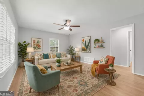 Living - 3117 Eagle Rock Rd, Augusta, GA 30909 photo 1 of 5