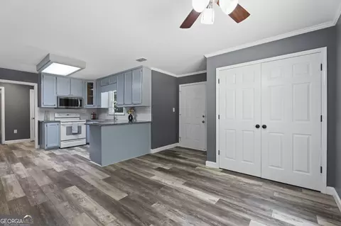 Entry Way - 330 Mackey Rd, Mcdonough, GA 30252 photo 4 of 4