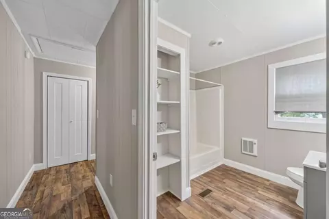 Entry Way - 167 South St, Cornelia, GA 30531 photo 4 of 5