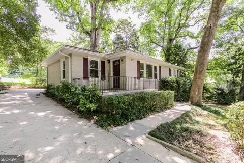 798 Larry Ln, Decatur, GA 30033