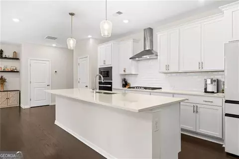 Kitchen - 4066 Halton Rd, Duluth, GA 30097 photo 2 of 5