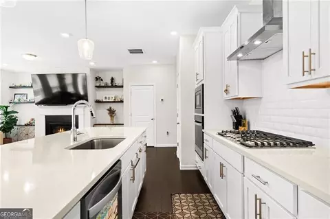 Kitchen - 4066 Halton Rd, Duluth, GA 30097 photo 5 of 5