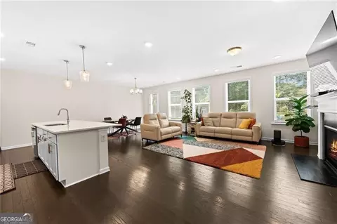 Living - 4066 Halton Rd, Duluth, GA 30097 photo 2 of 4