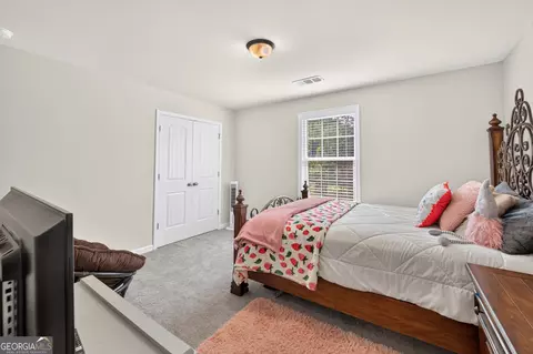 Bedroom - 2100 Westbrook Rd, Commerce, GA 30530 photo 3 of 6