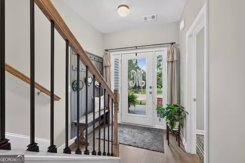 Entry Way - 2100 Westbrook Rd, Commerce, GA 30530 photo 2 of 7